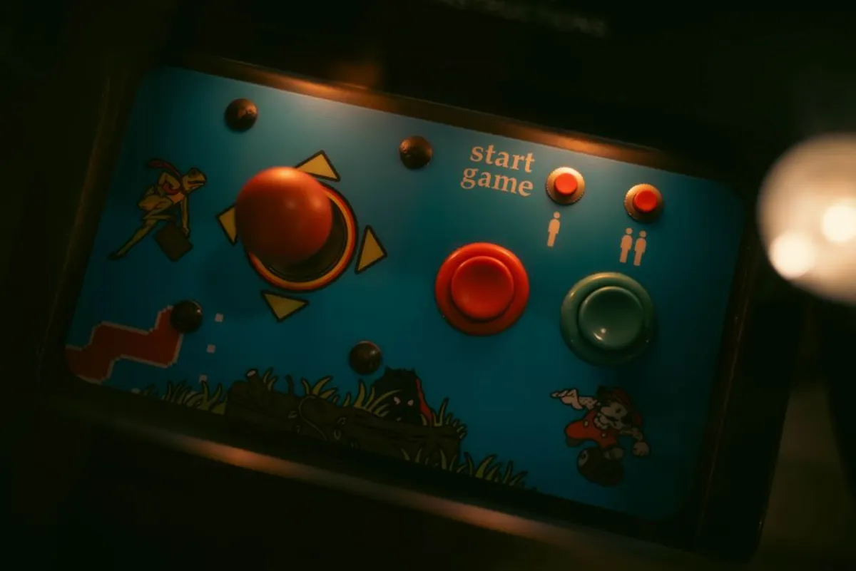 arcade cabinet
